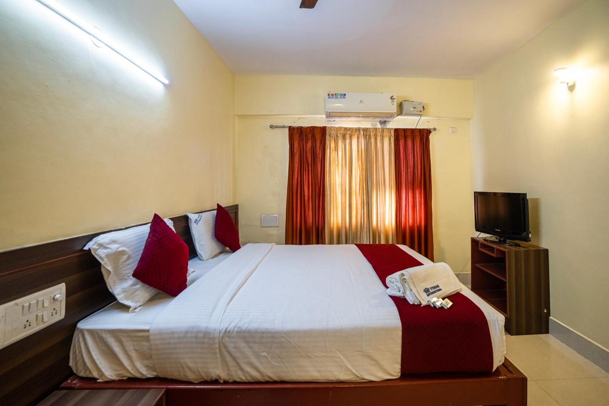 Hotel Vyshak International Майсуру Номер фото