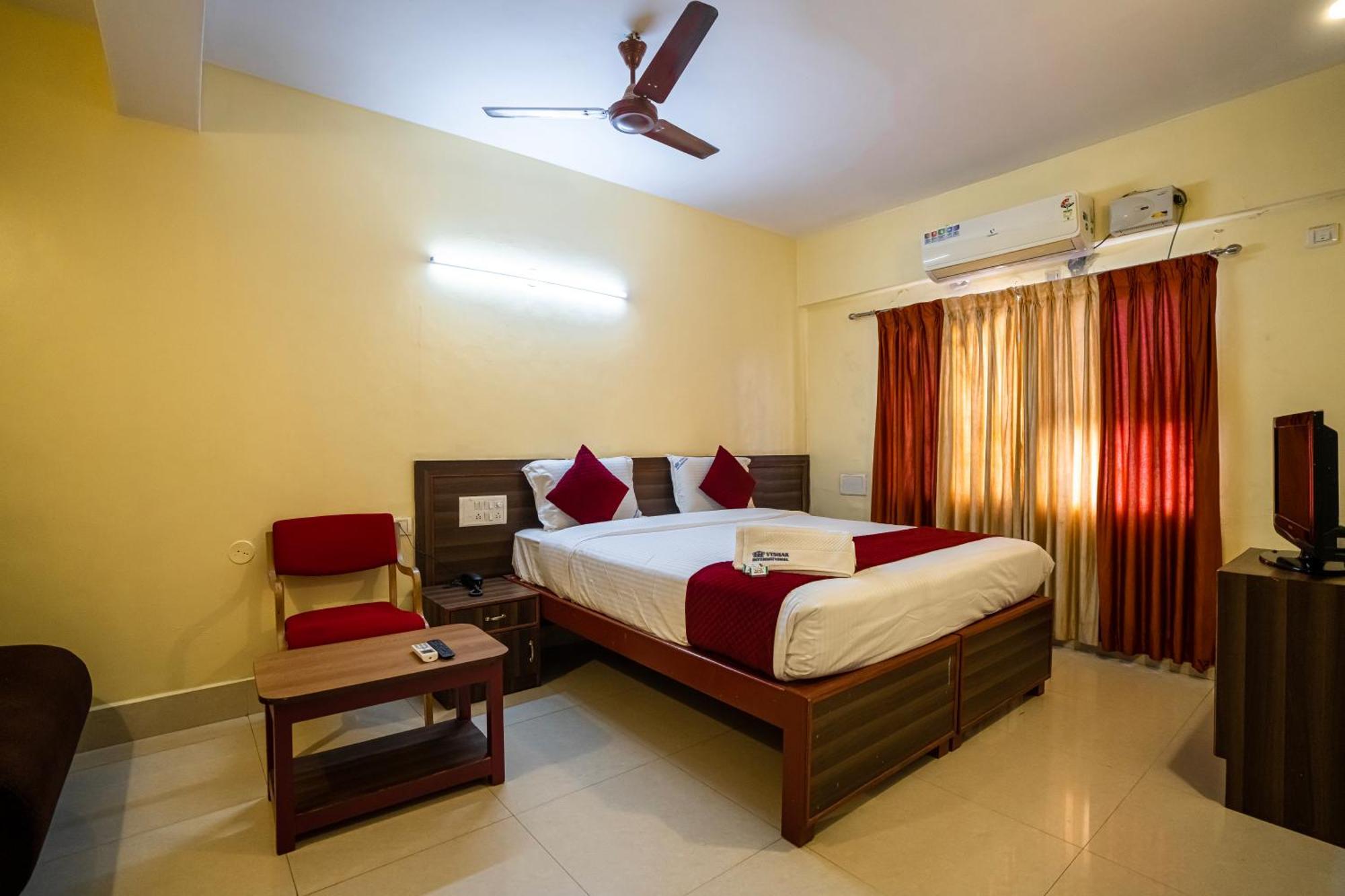 Hotel Vyshak International Майсуру Номер фото